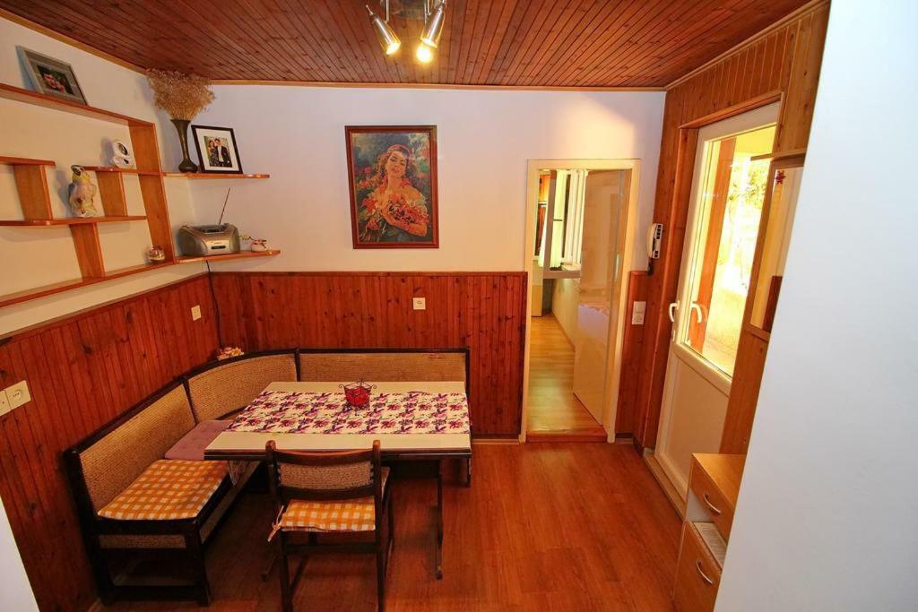 Apartmans And Rooms Dunjini Dvori コルチュラ エクステリア 写真